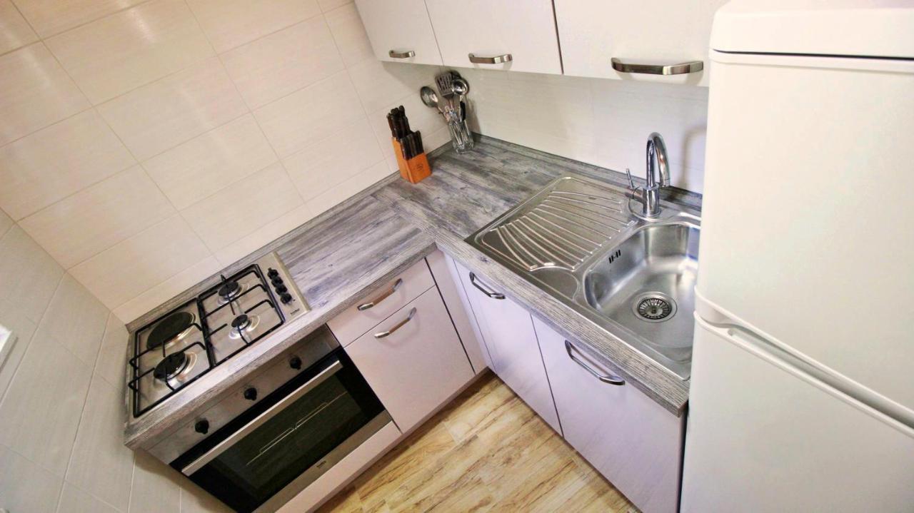 Holiday Home Jozo Оміш Екстер'єр фото