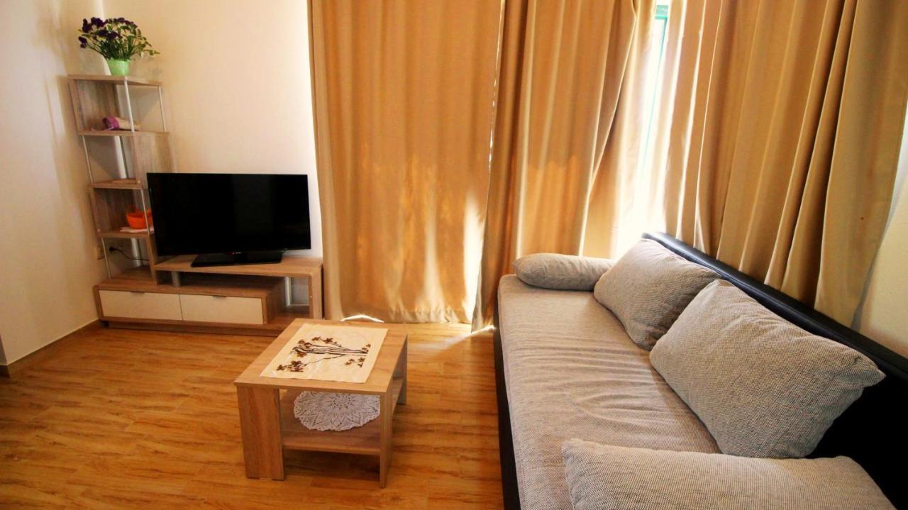 Holiday Home Jozo Оміш Екстер'єр фото