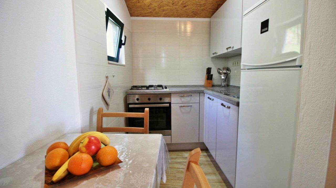 Holiday Home Jozo Оміш Екстер'єр фото